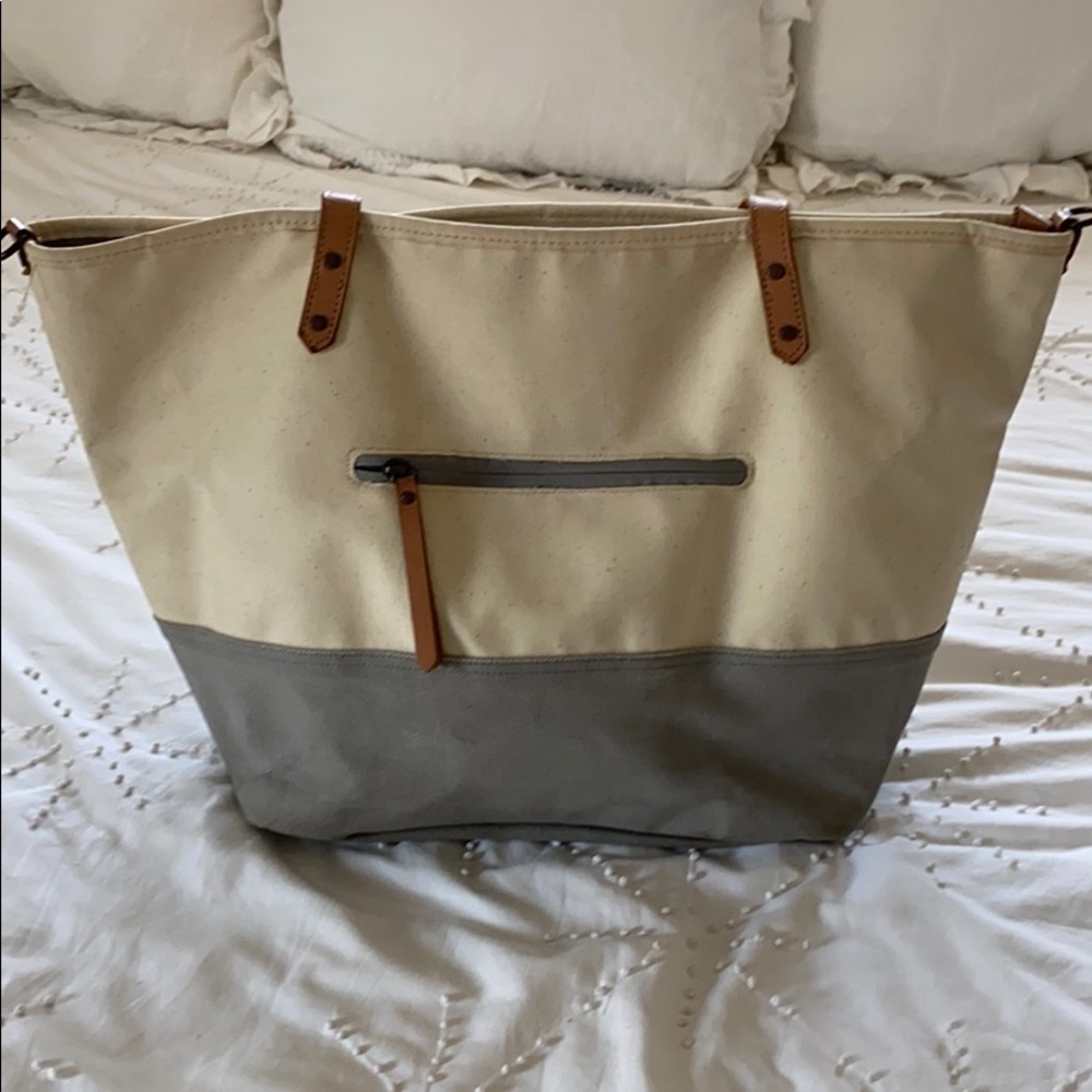 Petunia Pickle Bottom Diaper Bag - Picture 4 of 8